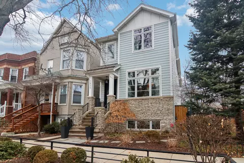 1830 W Newport Ave, Chicago, IL 60657