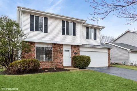 1718 Cumberland Rd, Aurora, IL 60504