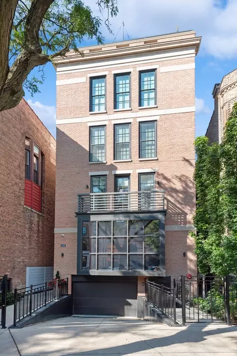 3438 N Elaine Pl #3, Chicago, IL 60657