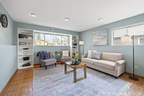 Living - 818 Cadillac Dr, Wheaton, IL 60187 photo 4 of 4