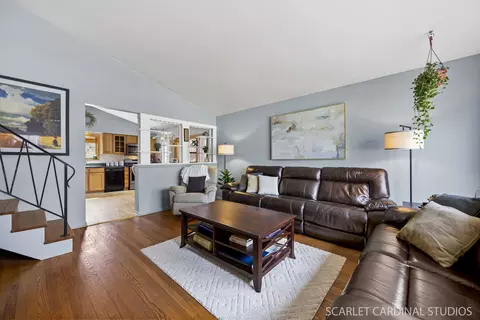 Living - 818 Cadillac Dr, Wheaton, IL 60187 photo 2 of 4