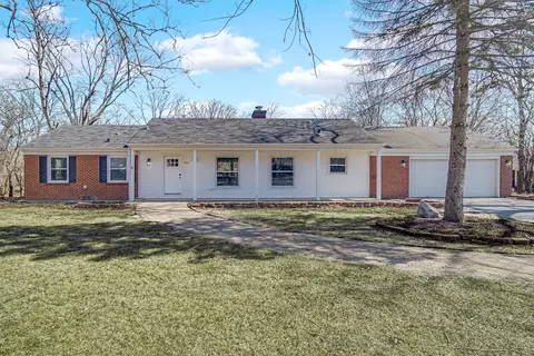 Exterior - 815 Brookwood Dr, Olympia Fields, IL 60461 photo 2 of 4