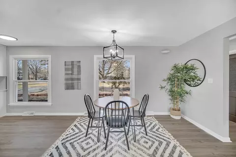 Dining - 815 Brookwood Dr, Olympia Fields, IL 60461 photo 3 of 4