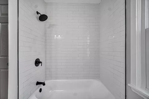 Bath - 815 Brookwood Dr, Olympia Fields, IL 60461 photo 3 of 3