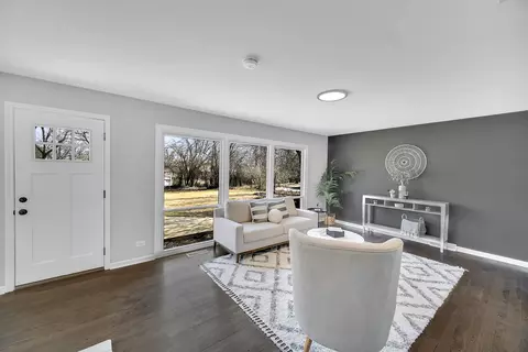 Living - 815 Brookwood Dr, Olympia Fields, IL 60461 photo 4 of 5