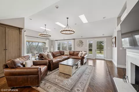Living - 79 Brinker Rd, Barrington Hills, IL 60010 photo 4 of 6