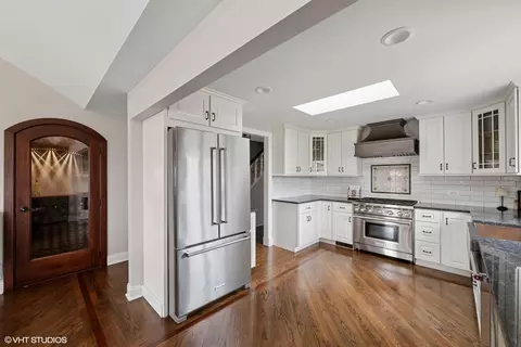 Kitchen - 79 Brinker Rd, Barrington Hills, IL 60010 photo 2 of 4