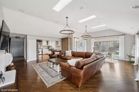 Living - 79 Brinker Rd, Barrington Hills, IL 60010 photo 6 of 6