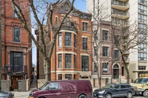 1524 N La Salle Dr #2W, Chicago, IL 60610