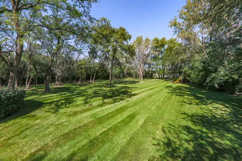 Exterior - 210 79th St, Willowbrook, IL 60527 photo 16 of 27
