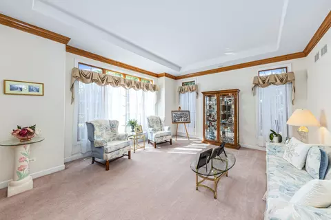 Living - 210 79th St, Willowbrook, IL 60527 photo 1 of 5