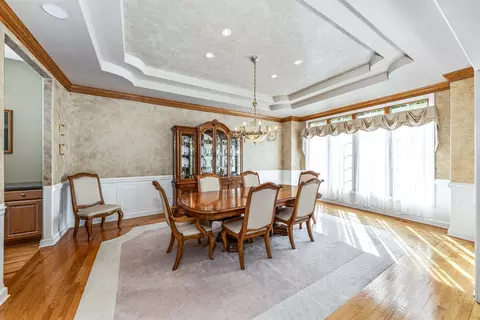 Dining - 210 79th St, Willowbrook, IL 60527 photo 1 of 2