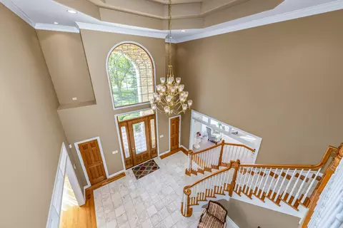 Entry Way - 210 79th St, Willowbrook, IL 60527 photo 1 of 7