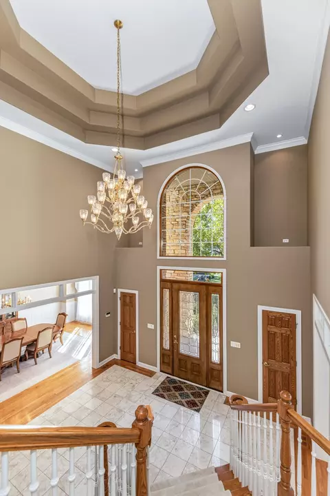 Entry Way - 210 79th St, Willowbrook, IL 60527 photo 3 of 7