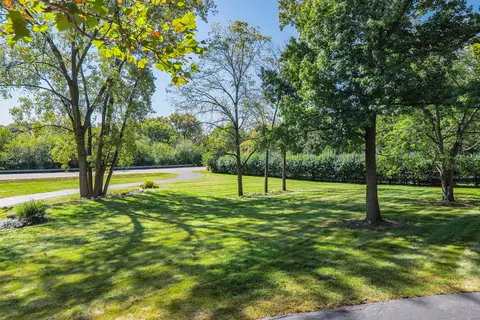 Exterior - 210 79th St, Willowbrook, IL 60527 photo 5 of 27