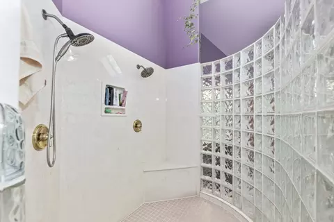 Bath - 210 79th St, Willowbrook, IL 60527 photo 8 of 9
