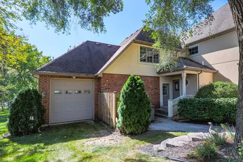 Exterior - 210 79th St, Willowbrook, IL 60527 photo 23 of 27