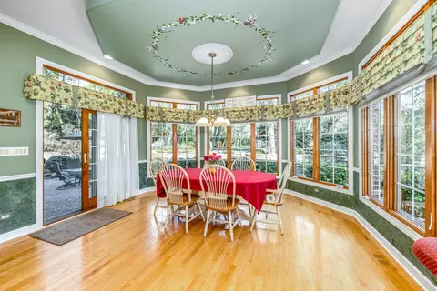 Dining - 210 79th St, Willowbrook, IL 60527 photo 2 of 2