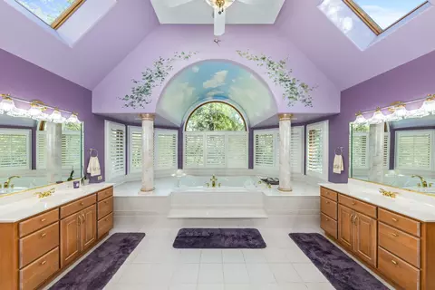 Bath - 210 79th St, Willowbrook, IL 60527 photo 7 of 9