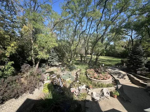 Exterior - 210 79th St, Willowbrook, IL 60527 photo 19 of 27