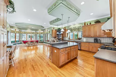 Kitchen - 210 79th St, Willowbrook, IL 60527 photo 1 of 7