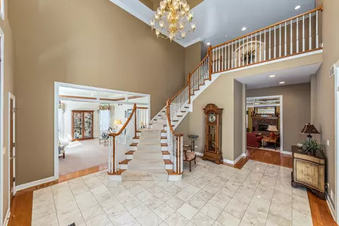 Entry Way - 210 79th St, Willowbrook, IL 60527 photo 2 of 7