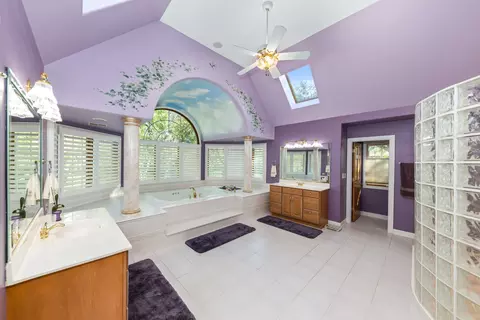 Bath - 210 79th St, Willowbrook, IL 60527 photo 5 of 9