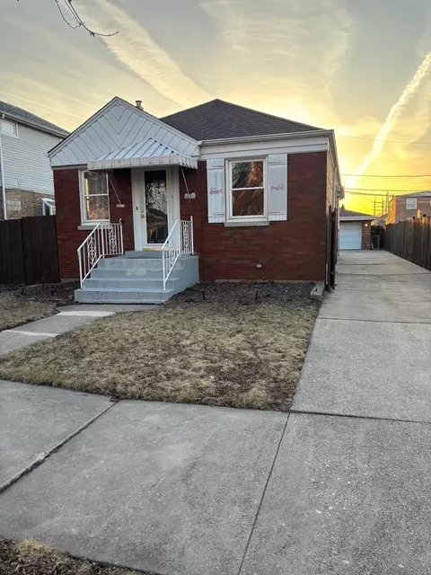 5520 S Mobile Ave, Chicago, IL 60638
