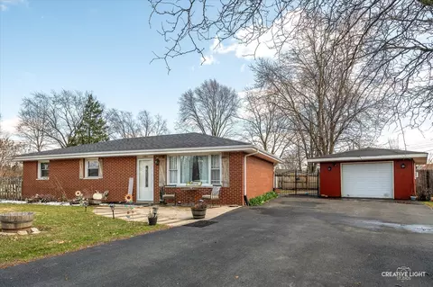 1804 Oakwood Ln, Joliet, IL 60433