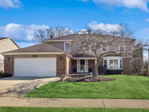 2631 N Drury Ln, Arlington Heights, IL 60004