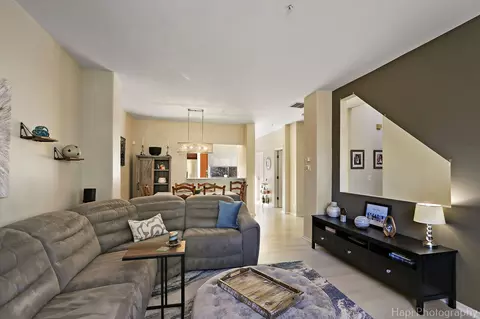 Living - 182 Lucerne Ct, Wheeling, IL 60090 photo 3 of 4