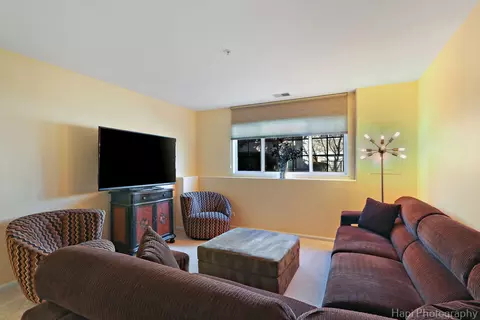 Living - 182 Lucerne Ct, Wheeling, IL 60090 photo 4 of 4