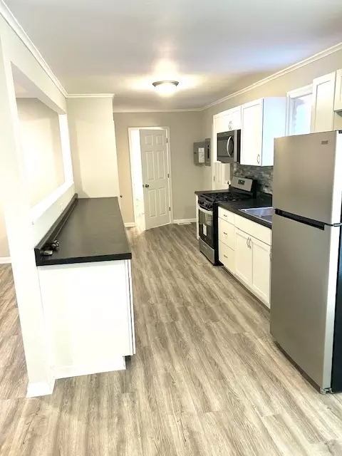 Kitchen - 16625 Sawyer Ave, Markham, IL 60428 photo 2 of 3