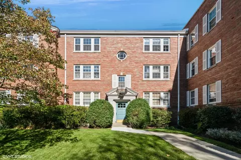 2711 Central St #3E, Evanston, IL 60201