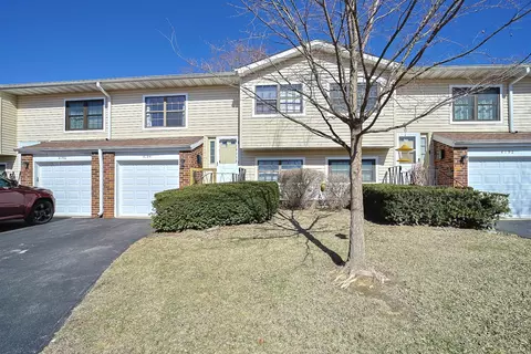 4194 Brentwood Ln, Waukegan, IL 60087