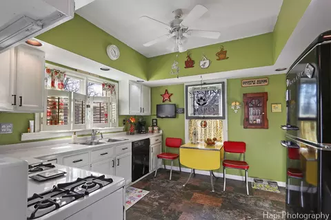 Kitchen - 300 E Blackman St, Harvard, IL 60033 photo 2 of 2