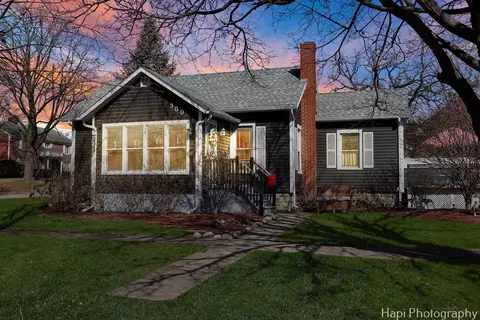 300 E Blackman St, Harvard, IL 60033