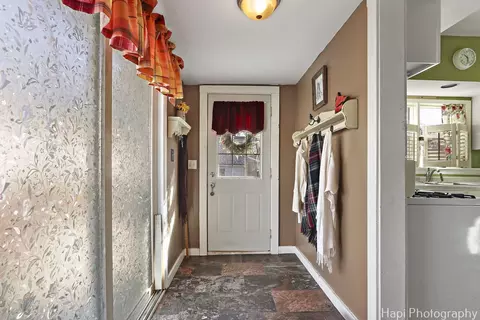 Entry Way - 300 E Blackman St, Harvard, IL 60033 photo 2 of 3