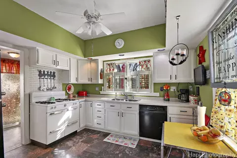 Kitchen - 300 E Blackman St, Harvard, IL 60033 photo 1 of 2