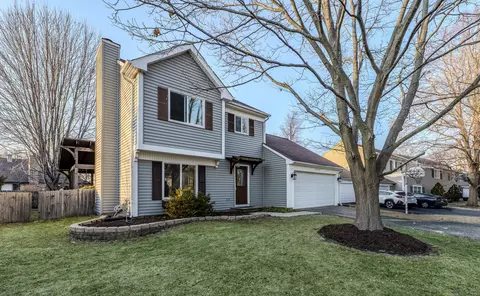 2400 Boxwood Ln, Aurora, IL 60502