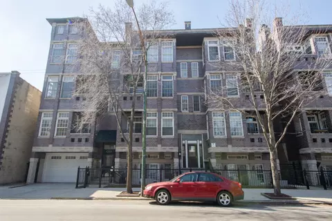 3838 N Clark St #2S, Chicago, IL 60613