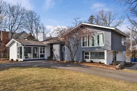 38 Park Ln, Golf, IL 60029