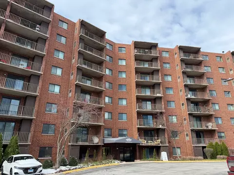 1 Bloomingdale Pl #511, Bloomingdale, IL 60108