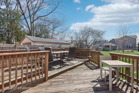 681 Rose Ave, Des Plaines, IL 60016 photo 11