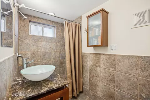 681 Rose Ave, Des Plaines, IL 60016 photo 10