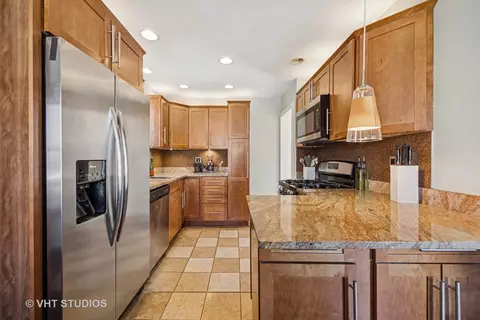 681 Rose Ave, Des Plaines, IL 60016 photo 5