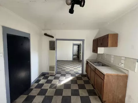 Entry Way - 5218 S Lowe Ave, Chicago, IL 60609 photo 2 of 5