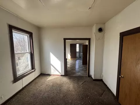 Living - 5218 S Lowe Ave, Chicago, IL 60609 photo 5 of 6
