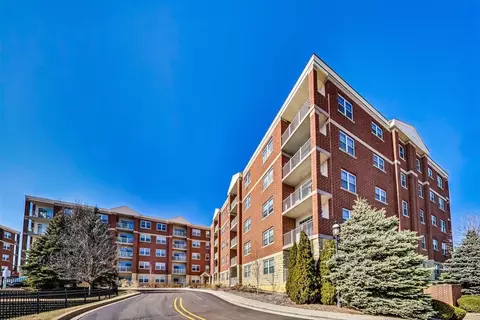 1 Itasca Pl #410, Itasca, IL 60143