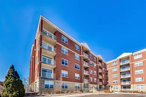 Exterior - 1 Itasca Pl #410, Itasca, IL 60143 photo 2 of 12